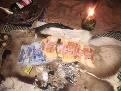 INSTANT MONEY SPELLS ONLINE TO MAKE YOU RICH PERMANENTLY