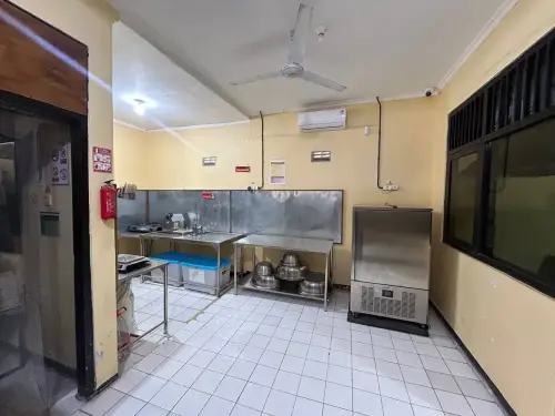 Pabrik makanan beku siap jalan dijual di Ungasan