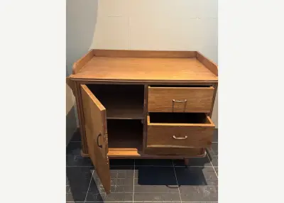 Wooden changing table — private sale in Umalas