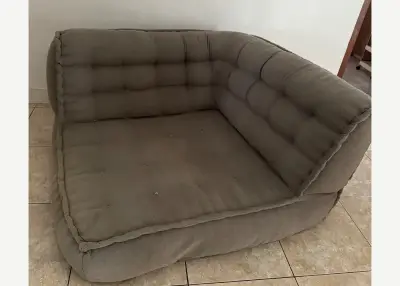 Divanetto grigio per cane — vendita a Umalas