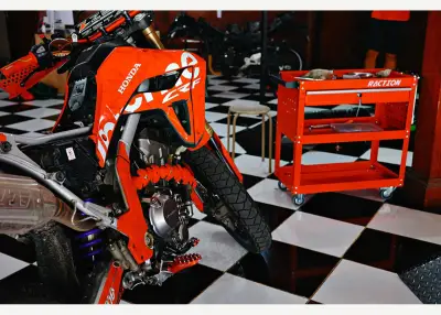 DIY MotoGarage: ремонт скутеров и мотоциклов в Керобокане