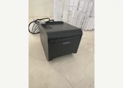 Anastasia: stampante per ricevute Epson a Kerobokan